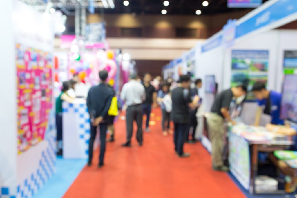 5 Easy Ways to Attract More Visitors to Your Stand