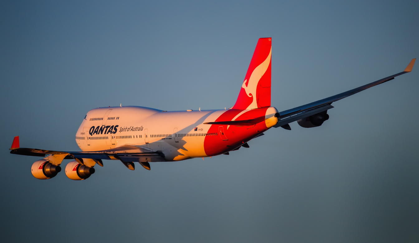 Qantas Boeing 747-400 taking off from Kingsford Smith airport