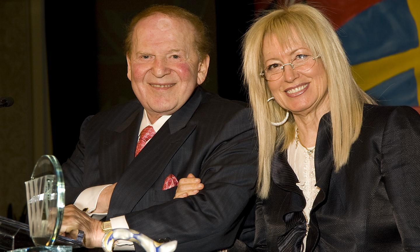 Sheldon and Miriam Adelson receiving Woodrow Wilson awards