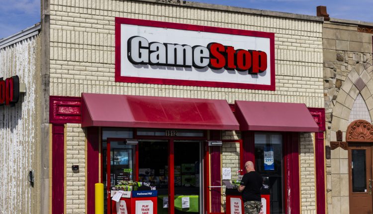 GameStop strip mall in Kokomo, US