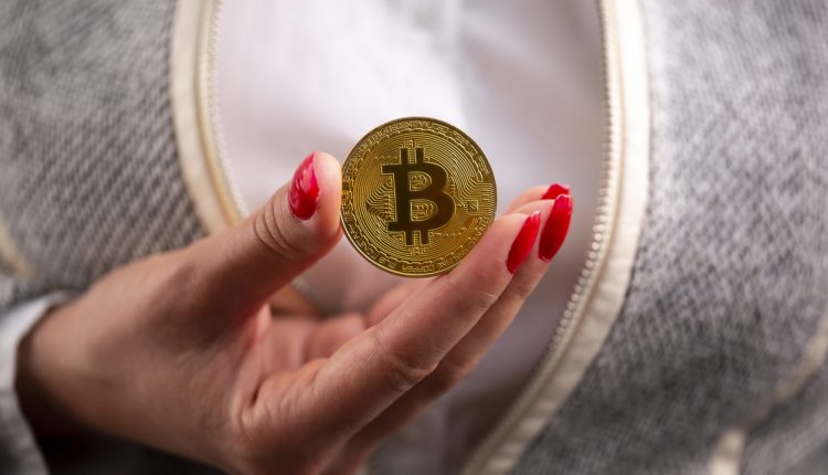Female leader in crypto industry