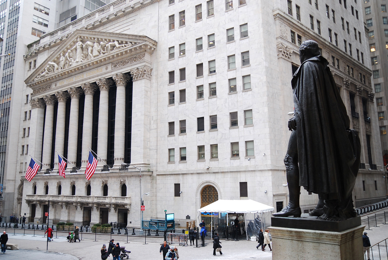 George Washington statue outside New York Stock Exchange