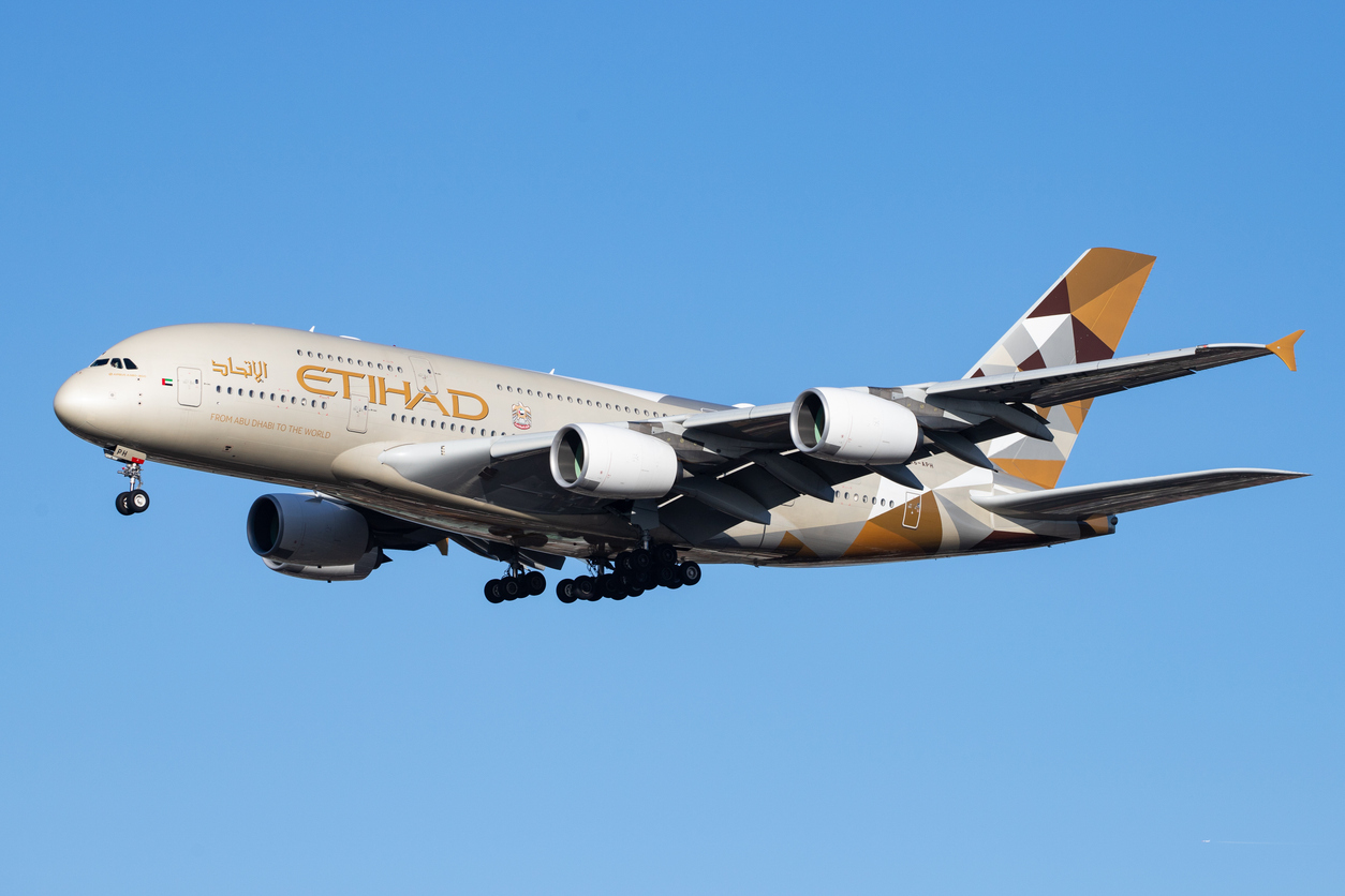 etihad airbus a380 800 a6 aph