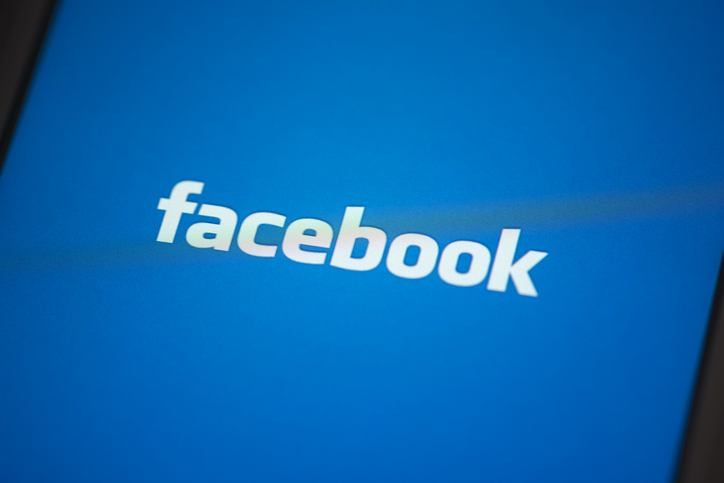 facebook app on apple iphone 4s screen