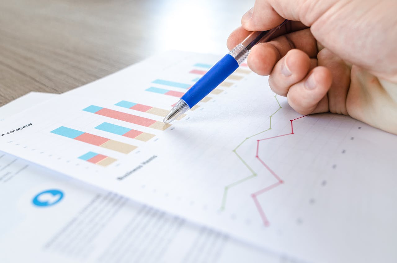 How Hybrid Learning Is Changing Credentialing for Finance Leaders