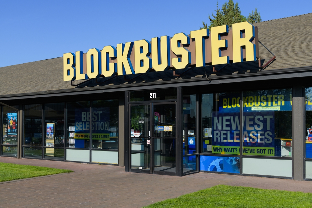 bend,,or,,usa, ,june,16,,2023;,facade,and,sign