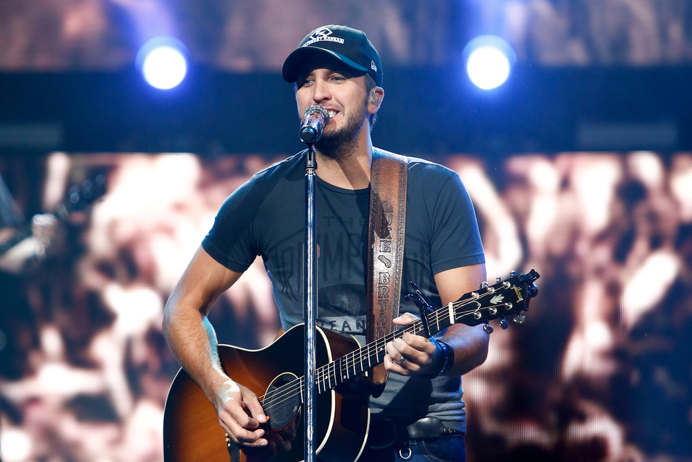 hartford,,ct sep,13:,singer,luke,bryan,performs,in,concert,at
