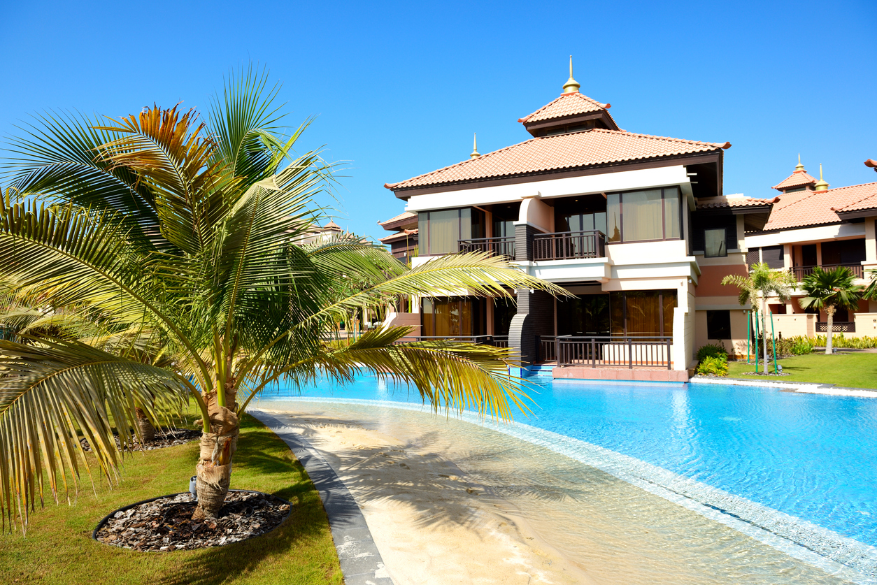 the luxury villas in thai style hotel on palm jumeirah