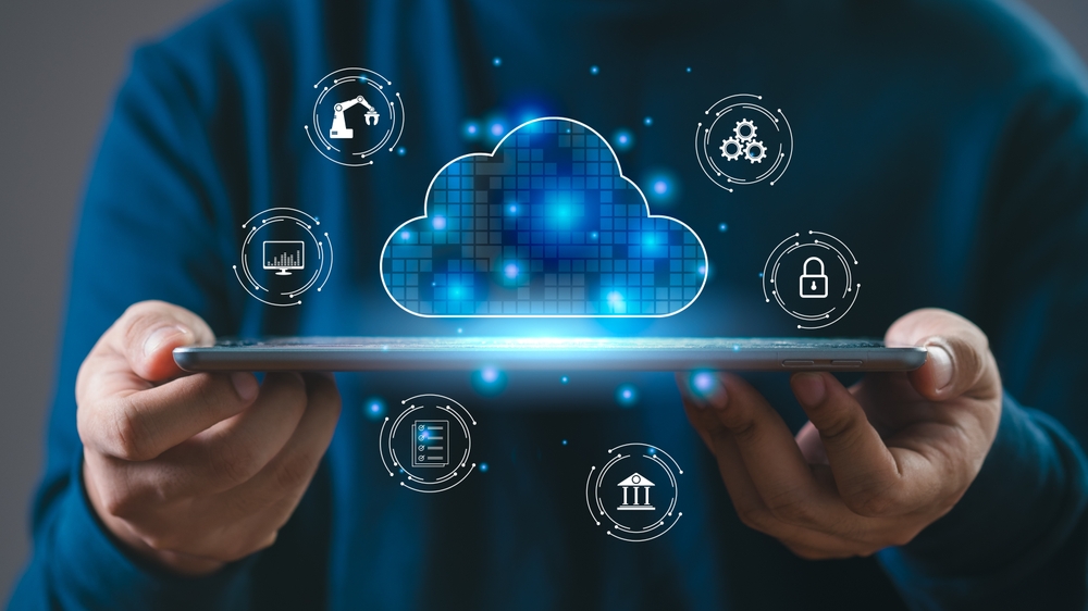 hand,holding,cloud,icon,,cloud,computing,concept,,backup,storage,data