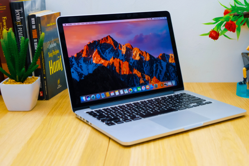 jakarta, ,indonesia,:,tuesday,,8,october,2019,:,macbook