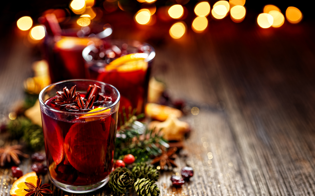 christmas mulled red wine in a glass