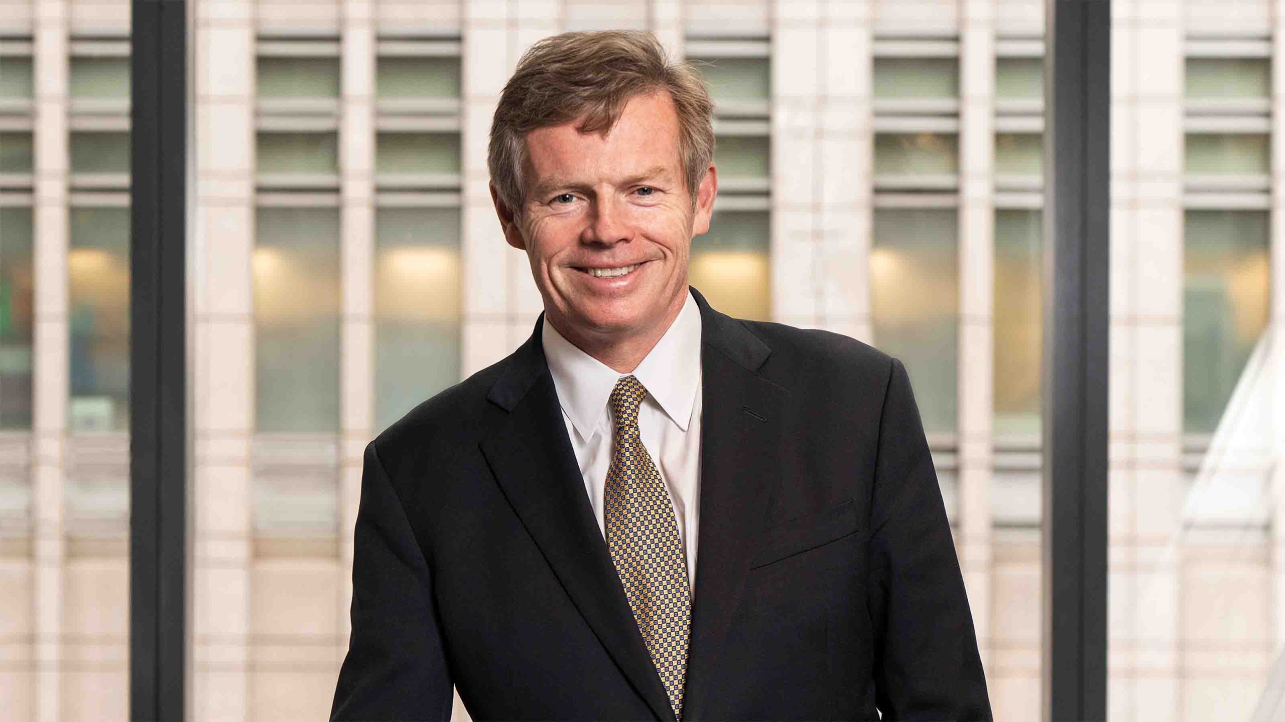 David Kelly, Chief Global Strategist at J.P. Morgan Asset Management, whose 2025 analysis warned that the United States is “going broke slowly” as national debt nears $38 trillion.