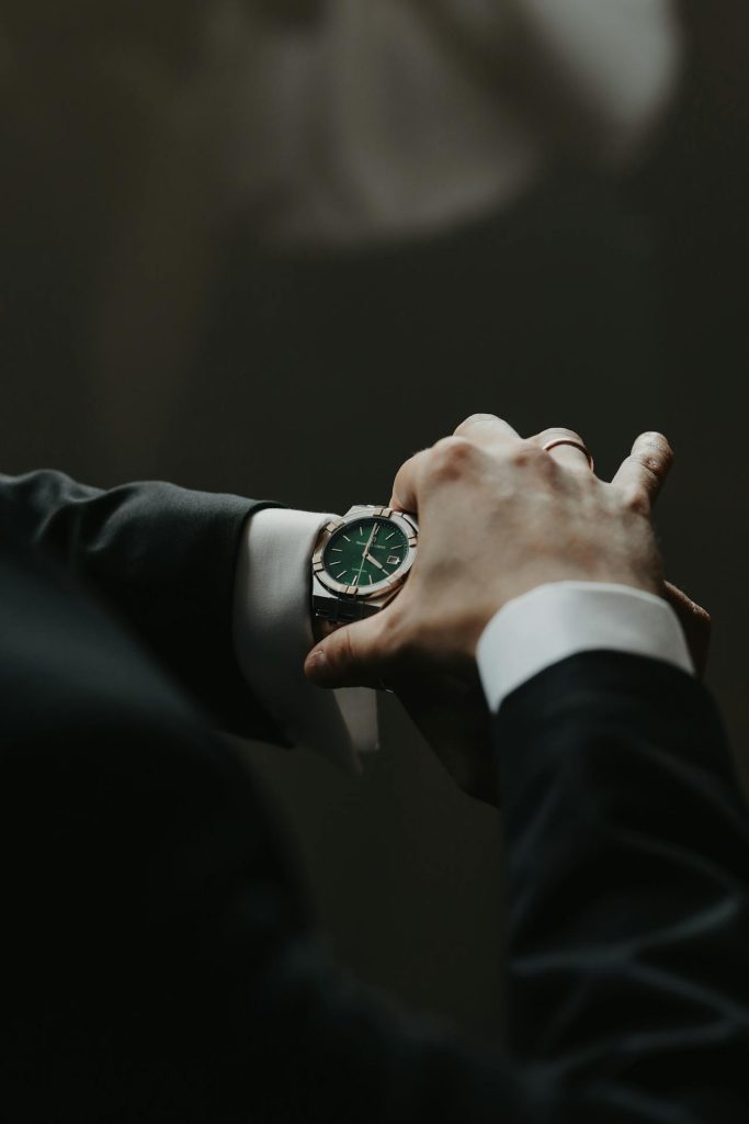 Minimalist Luxury: How Less is More for Leadership Style and Clarity
