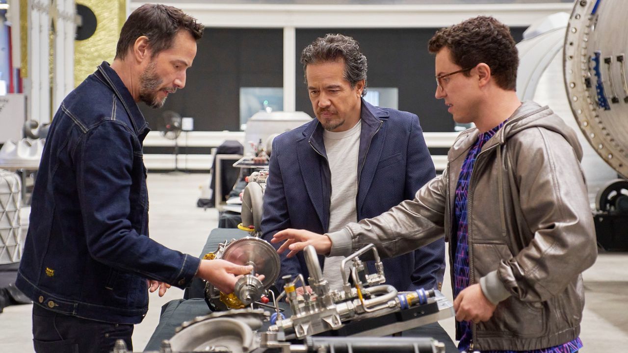 Keanu Reeves, Gard Hollinger