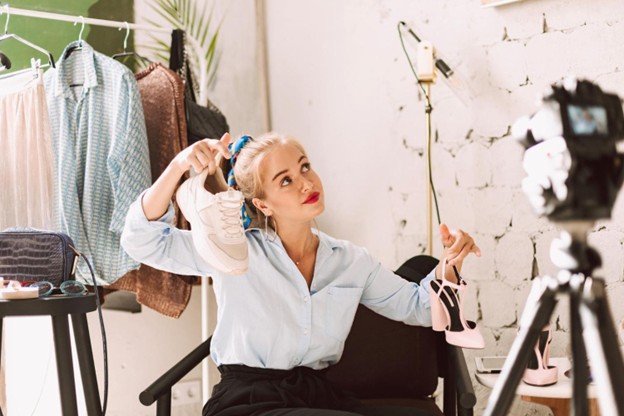 social media and influencers making trends in fashion