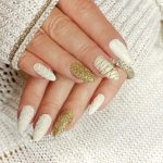 Winter & Christmas Nail Designs to Try